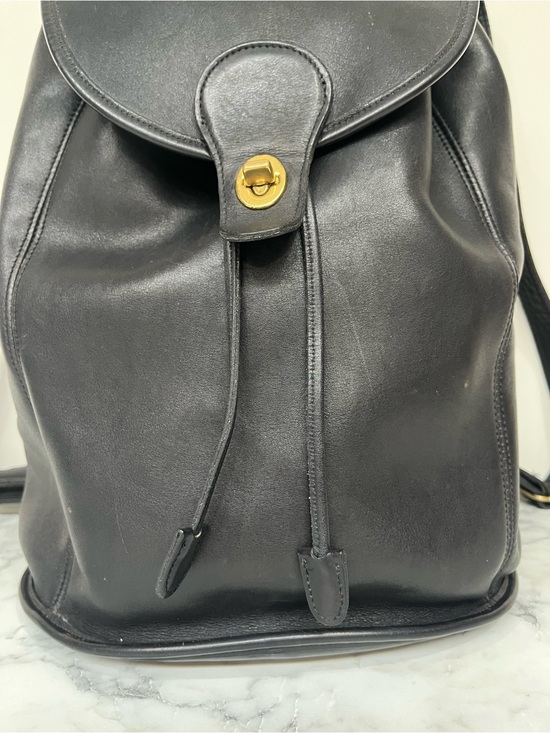 Vintage 90’s Coach Black Leather Drawstring Backpack Gold-Tone Turn Lock 9943 main image 9